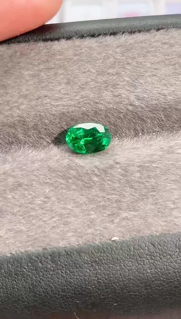 未镶嵌裸石石榴石（沙弗莱）1.84-6500天然卡扎尼绿沙弗莱