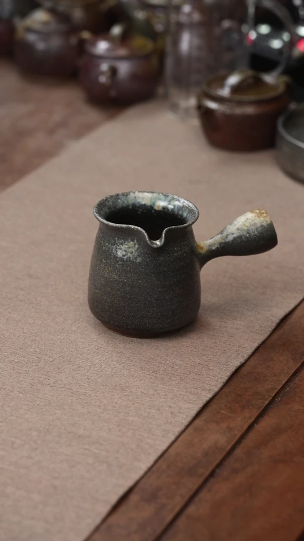 茶壶紫砂柴烧 红皮龙大手柄公道杯