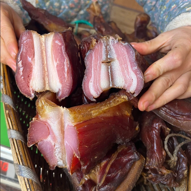 现称改价 烟熏前腿腊肉 湖北恩施高山腊肉熏干熏透