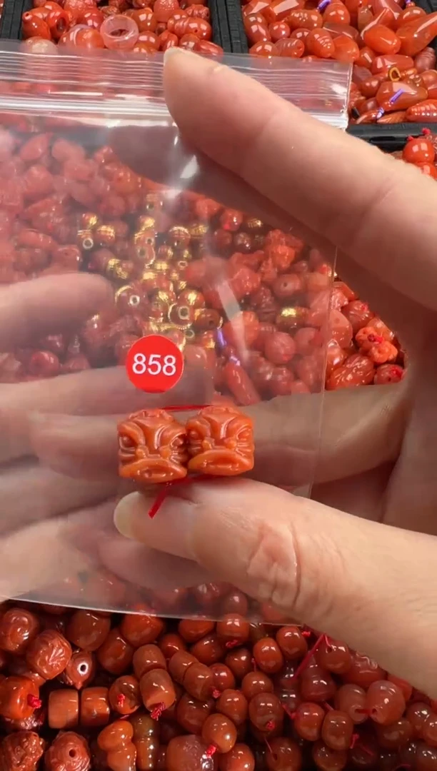 【闪购商品】南红玛瑙颈饰未镶嵌1