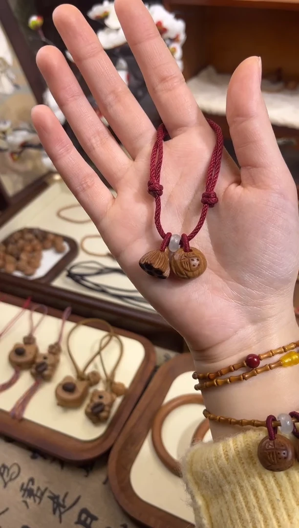 手串桃核【桃缘行】红绳「福气莲莲」桃木桃核辟、挡、驱、护 红绳可调节