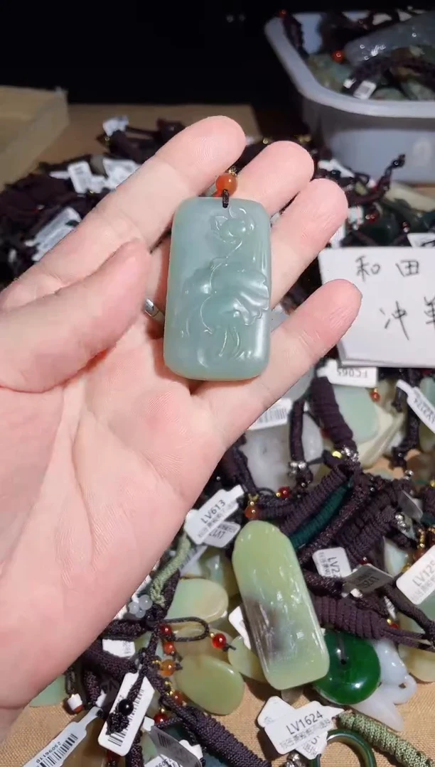 颈饰未镶嵌和田玉1
