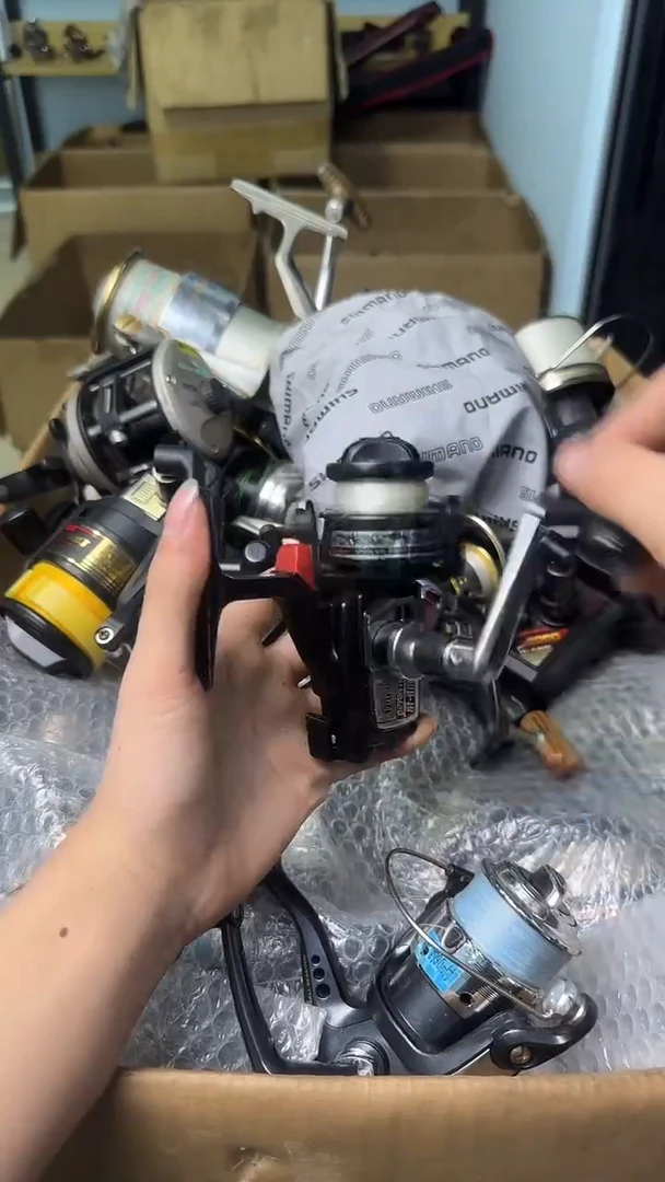 打*竿成色直播间都展示过，看清楚了再下单。孤品微瑕钓鱼轮