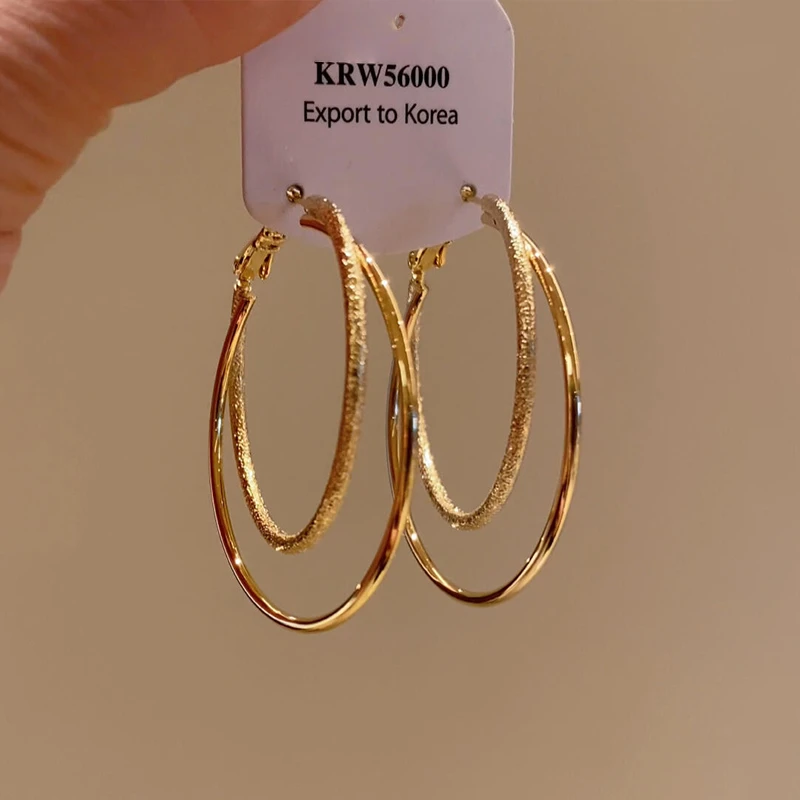 卡柒 铜合金耳饰 金色双层磨砂亮面圈圈耳环轻奢气质高级感大耳圈