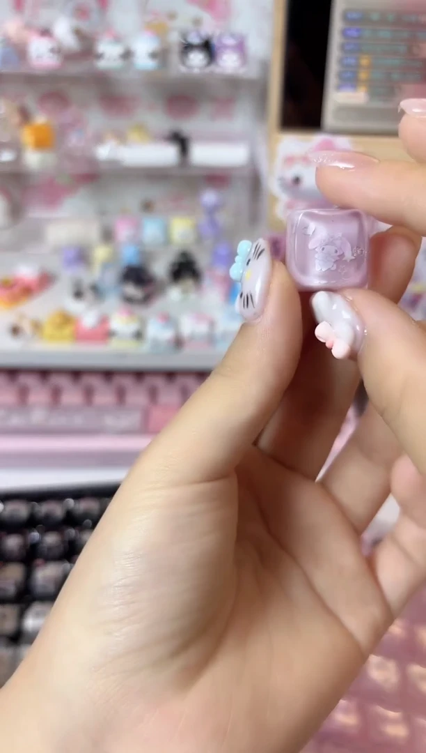 7.坐姿美乐蒂滴胶键帽