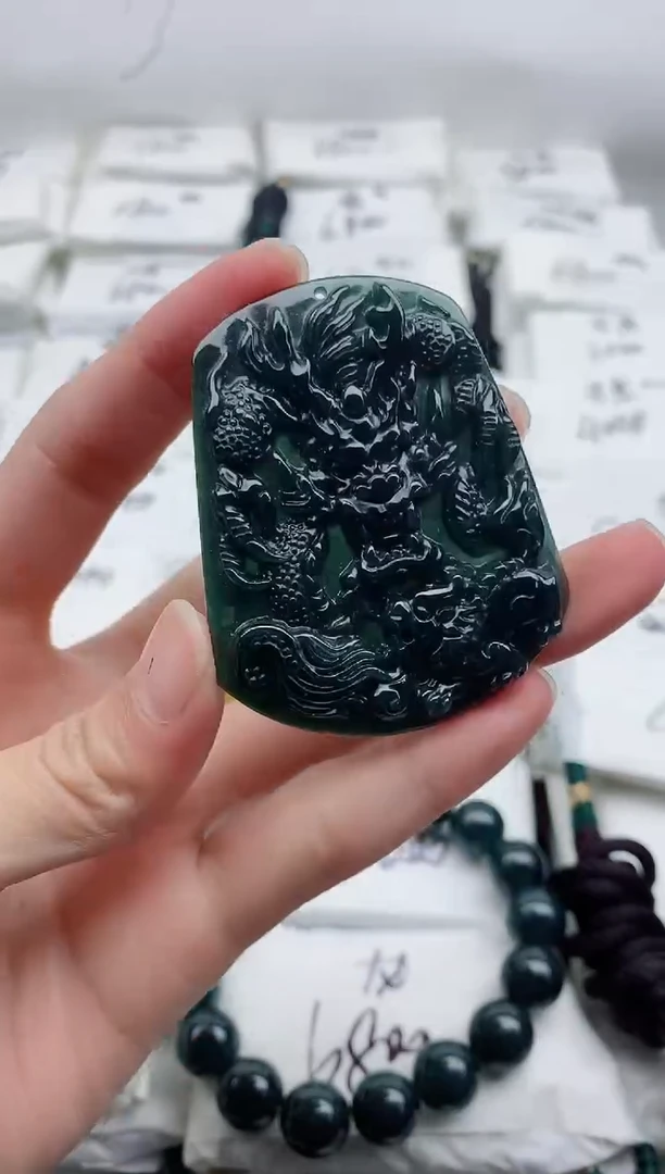 颈饰未镶嵌翡翠8