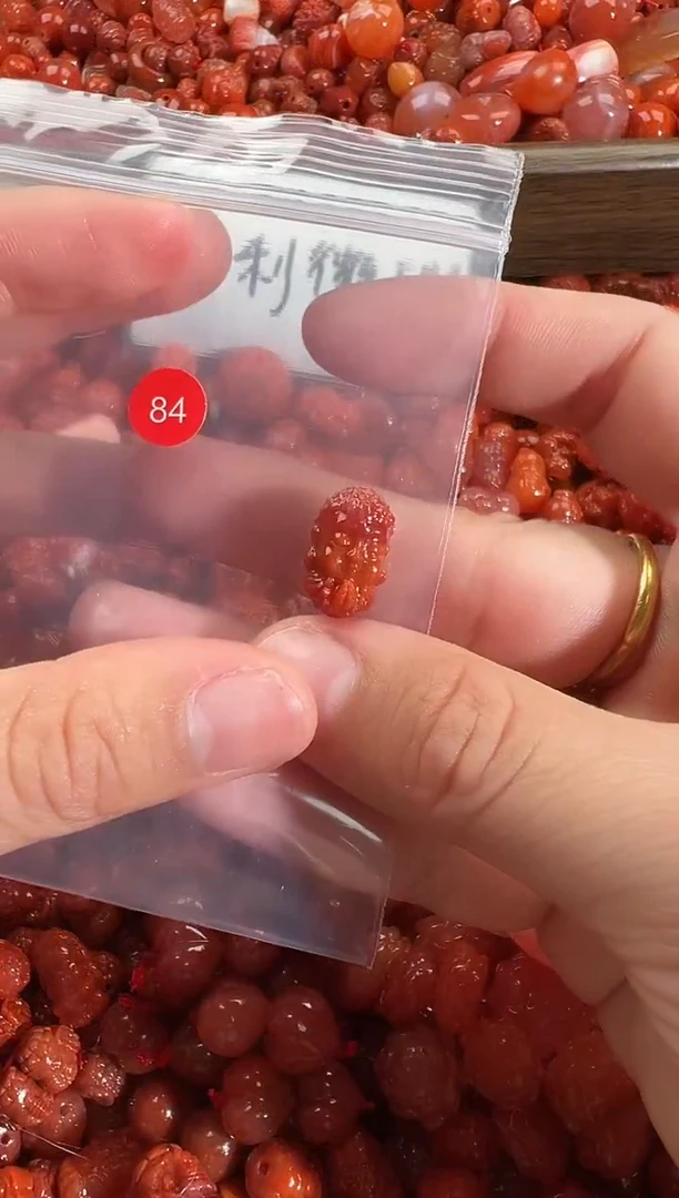 颈饰未镶嵌南红玛瑙1