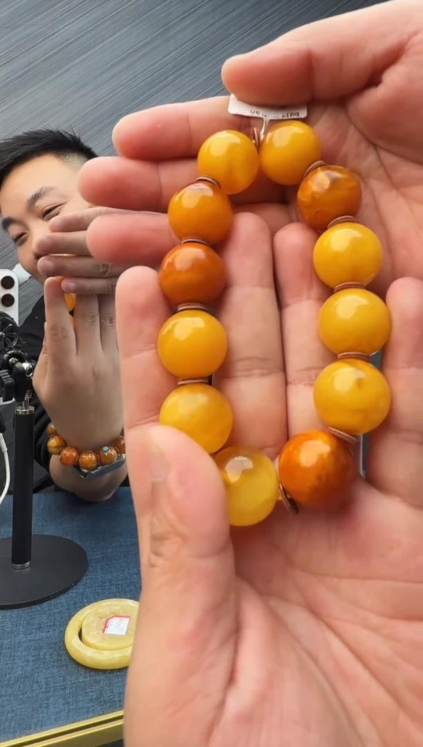 蜜蜡未镶嵌珠宝奇石假一罚十46，18.8多样性发其一