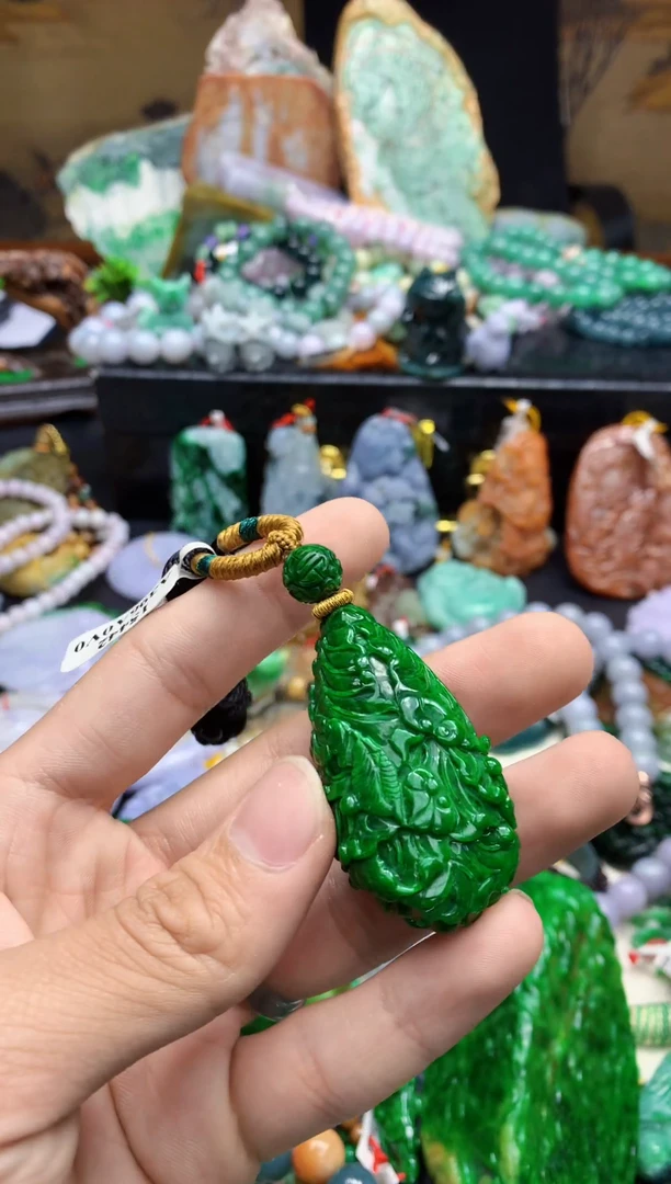 颈饰未镶嵌翡翠沪**?天然缅甸翡翠A货