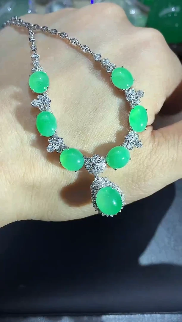 颈饰18K金镶嵌翡翠695-中国好珍宝