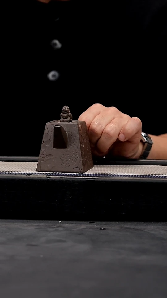 【闪购商品】紫砂茶壶老紫泥全手锤纹金钱豹方器