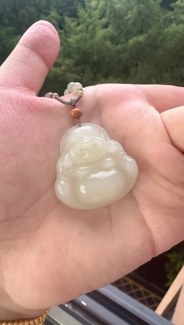 和田玉未镶嵌颈饰35mm蜂蜜水佛公