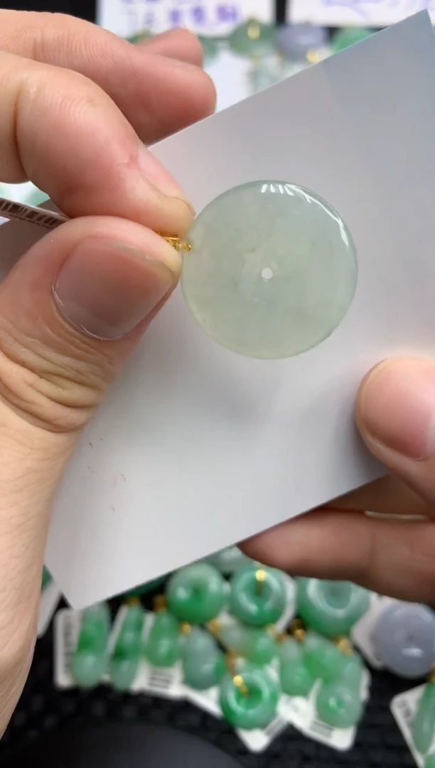 翡翠18K金镶嵌颈饰11111111