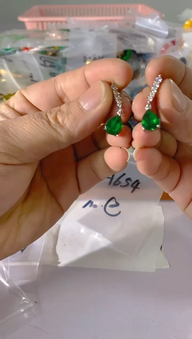 【闪购商品】水晶颈饰银S925镶嵌654红宝，蓝宝，多样性发一件赠链