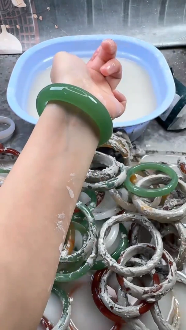 【闪购商品】石英质玉手镯未镶嵌109