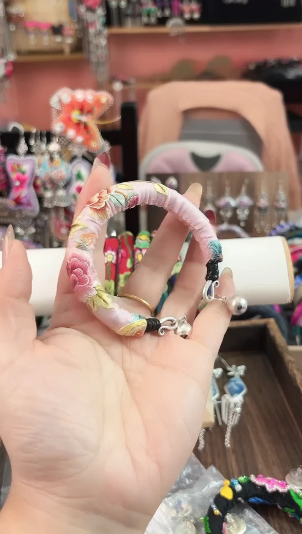 织绣艺枝独绣手工饰品166