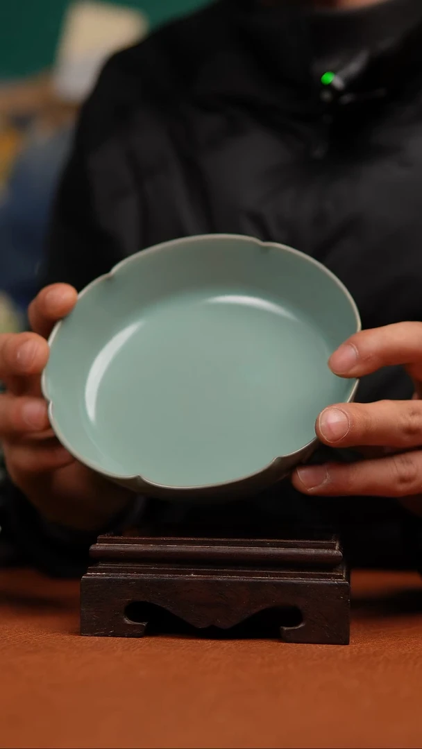 【闪购商品】瓷片手工仿古天青葵口盘大瑕福利