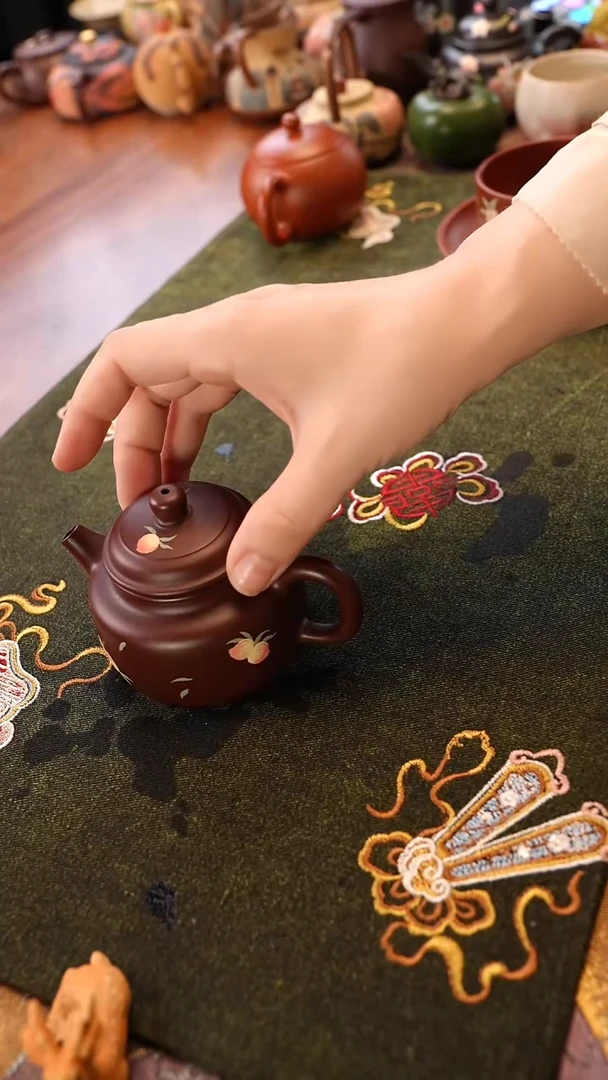 茶壶紫砂寿桃小德中