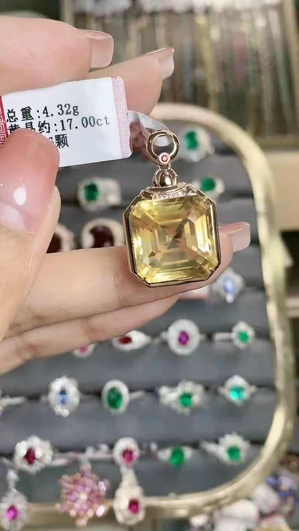 【闪购商品】黄晶吊坠18K金镶嵌18K金镶嵌黄晶吊坠