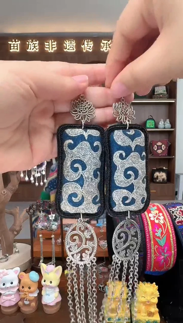 【闪购商品】织绣扶光苗绣传承35