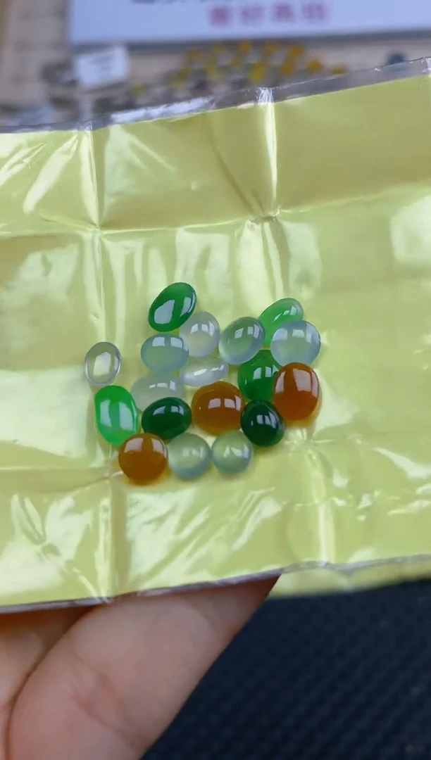 定制翡翠未镶嵌天然翡翠蛋面133