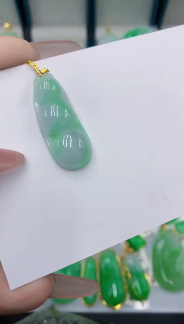 颈饰18K金镶嵌翡翠111111