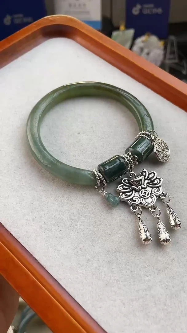 未镶嵌手链翡翠T**y手工定制默认微瑕主播介绍为准