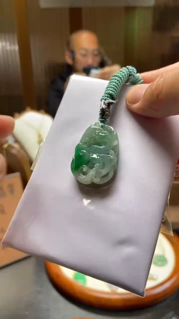吊坠(不含链)未镶嵌翡翠龙纹冰糯种吊坠