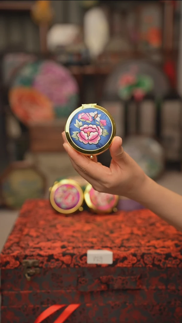 扇子绣花吊坠非遗