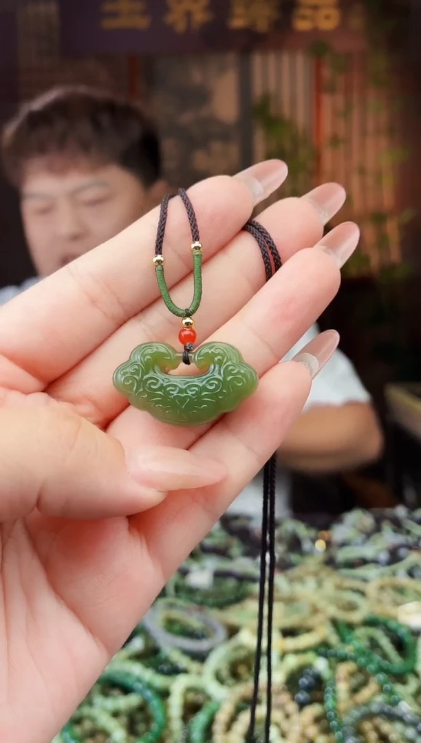 和田玉未镶嵌颈饰拍一发一
