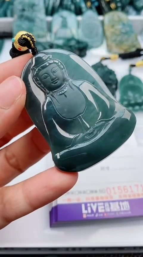 翡翠未镶嵌颈饰