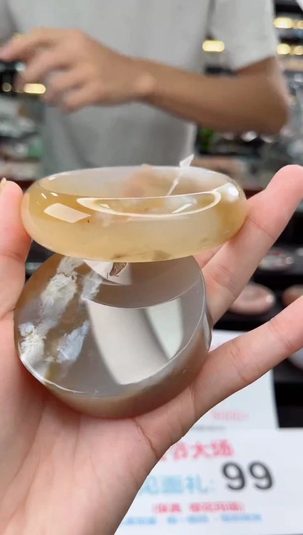 【闪购商品】石英质玉手镯未镶嵌64圈口（不退不换）1681411