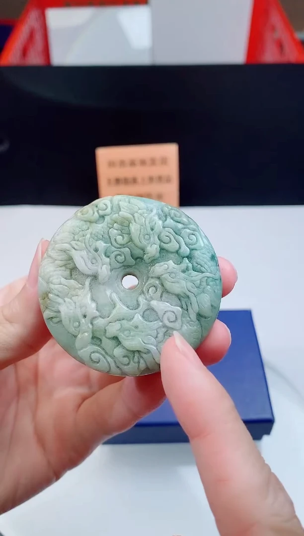 颈饰未镶嵌翡翠原**你  `