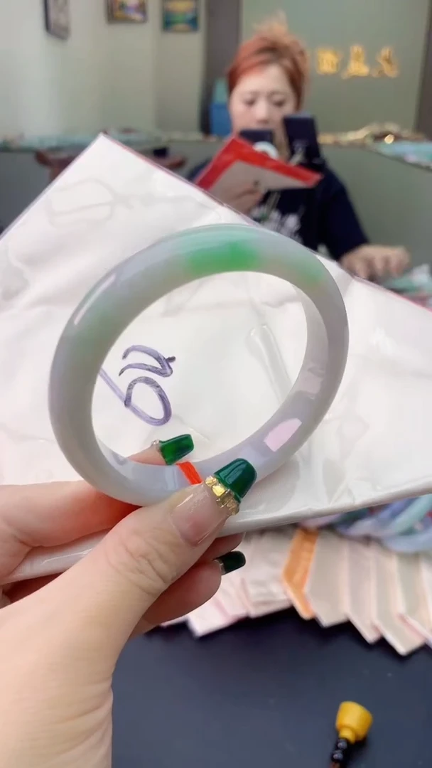 翡翠手镯未镶嵌0835116077