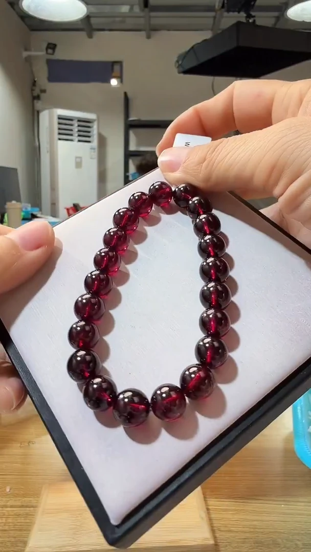 未镶嵌手链石榴石优0051 约9mm