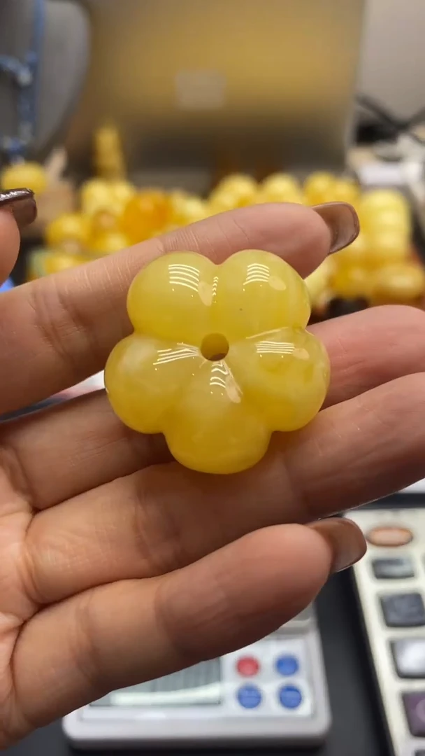 琥珀未镶嵌珠宝奇石2940