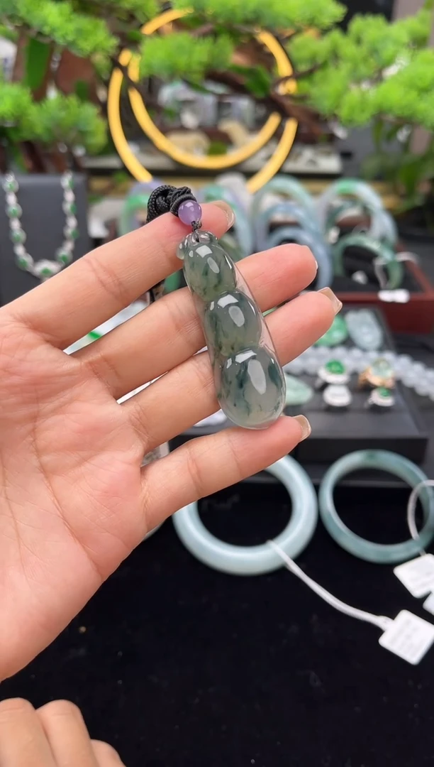 颈饰未镶嵌翡翠吊坠