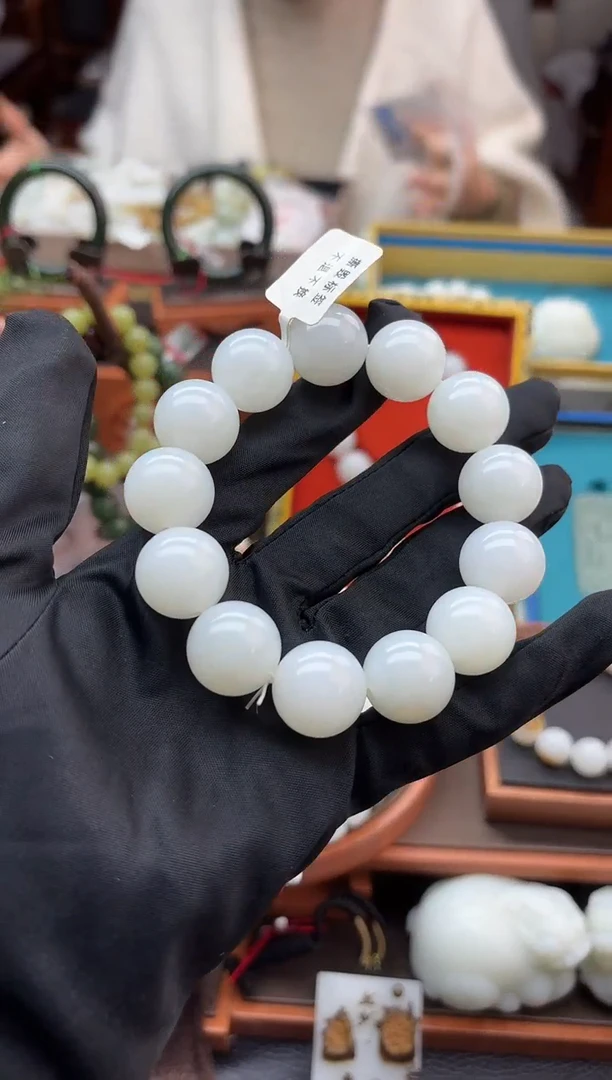 未镶嵌手串和田玉董小姐推荐 多样性发货 拍一发一hs18