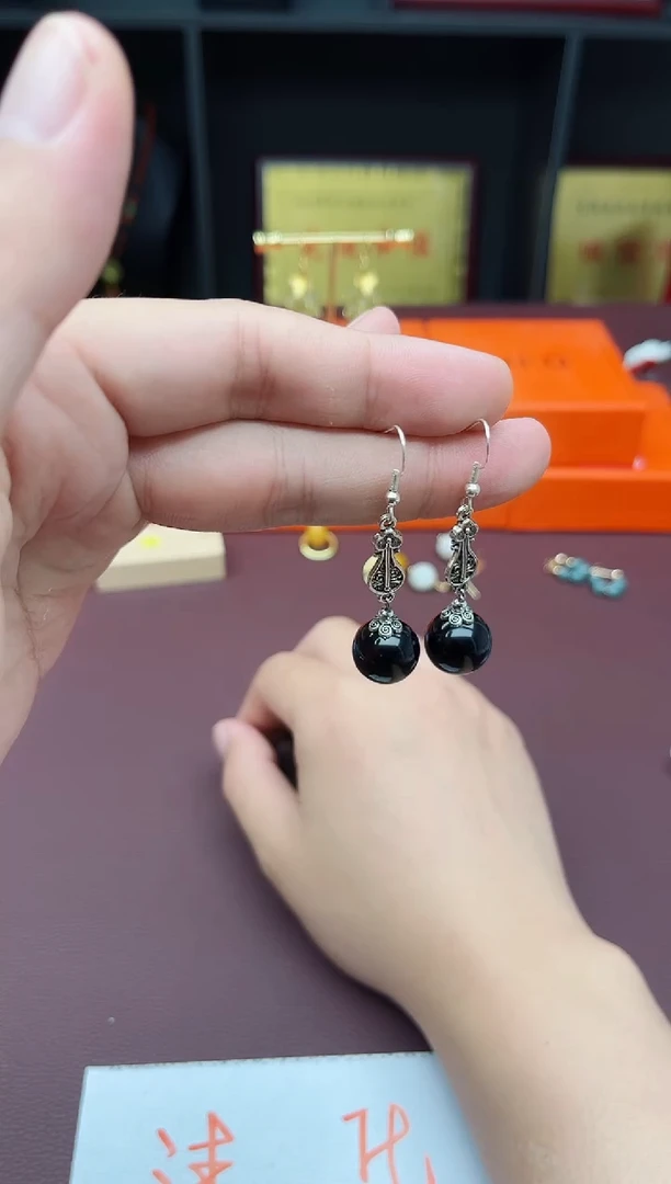 黑曜岩银S925镶嵌耳饰314000