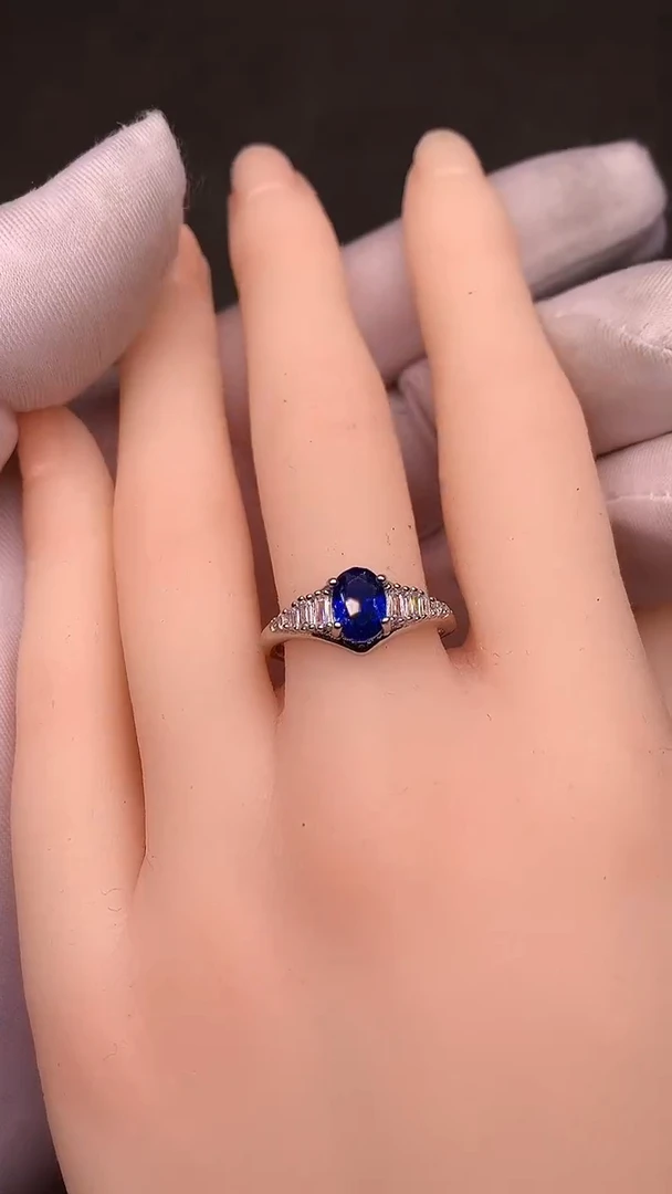 【闪购商品】蓝宝石戒指银S925镶嵌........