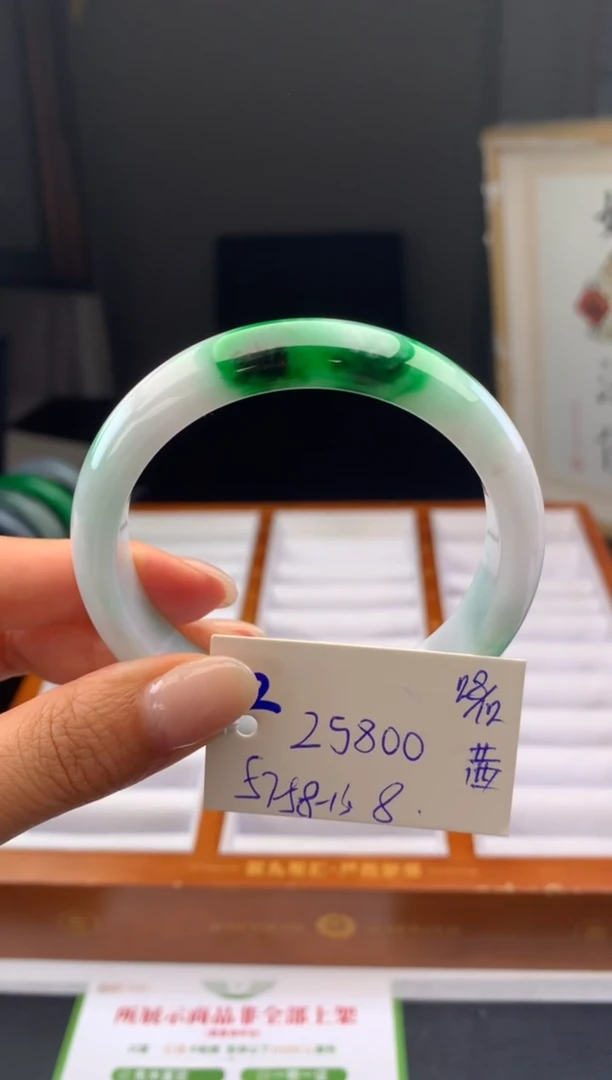 未镶嵌手镯翡翠用****河假一赔三   手镯