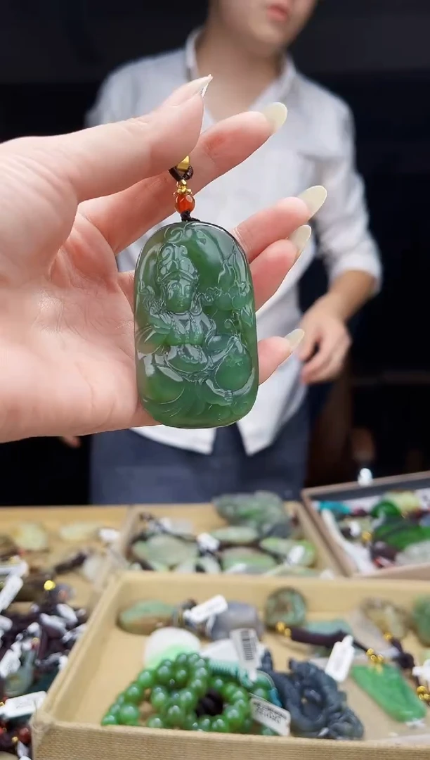 颈饰未镶嵌和田玉1