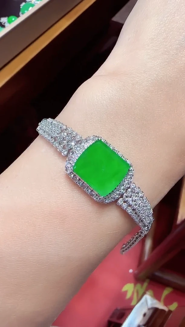 【闪购商品】翡翠手链18K金镶嵌无事牌