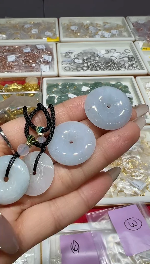 【闪购商品】翡翠颈饰未镶嵌gs5574平安扣