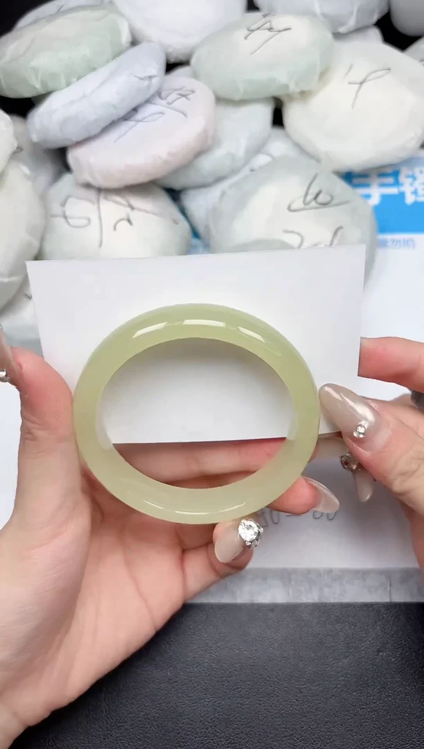 未镶嵌手镯石英质玉131-5960