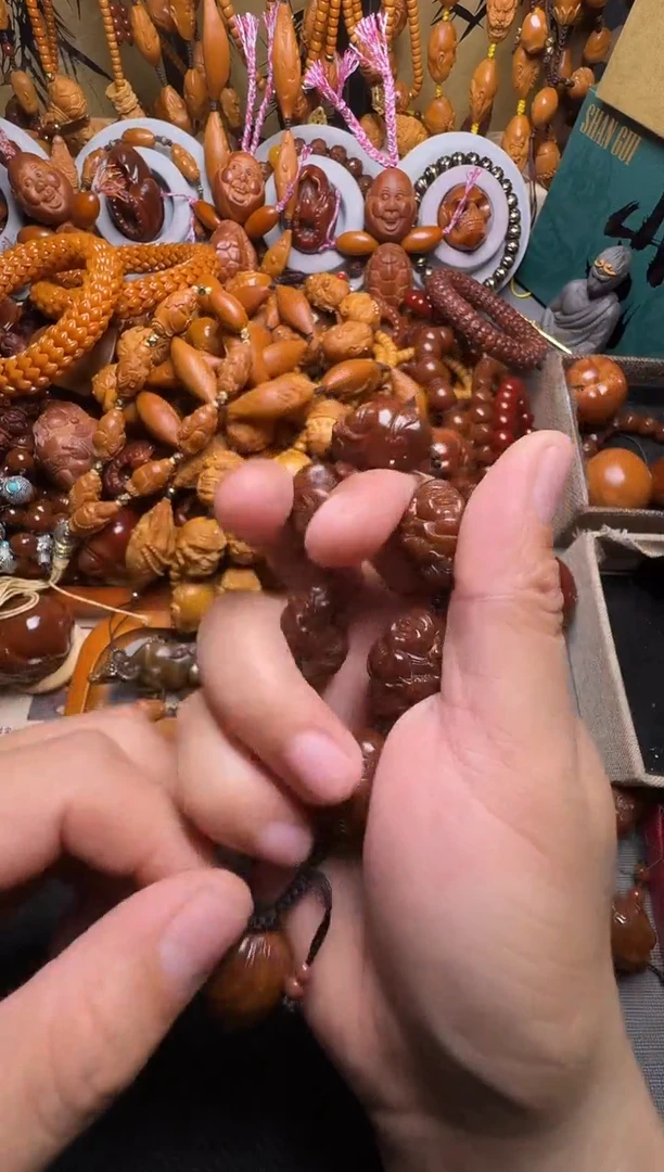 手串橄榄核八宝财神