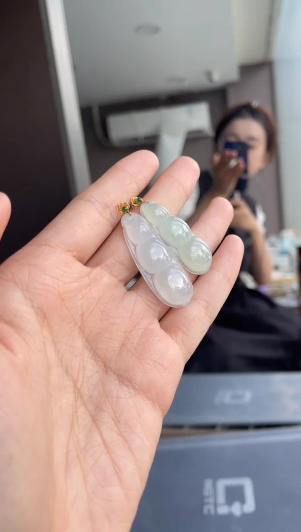 吊坠(不含链)18K金镶嵌翡翠天然缅甸A货翡翠多样性发其一