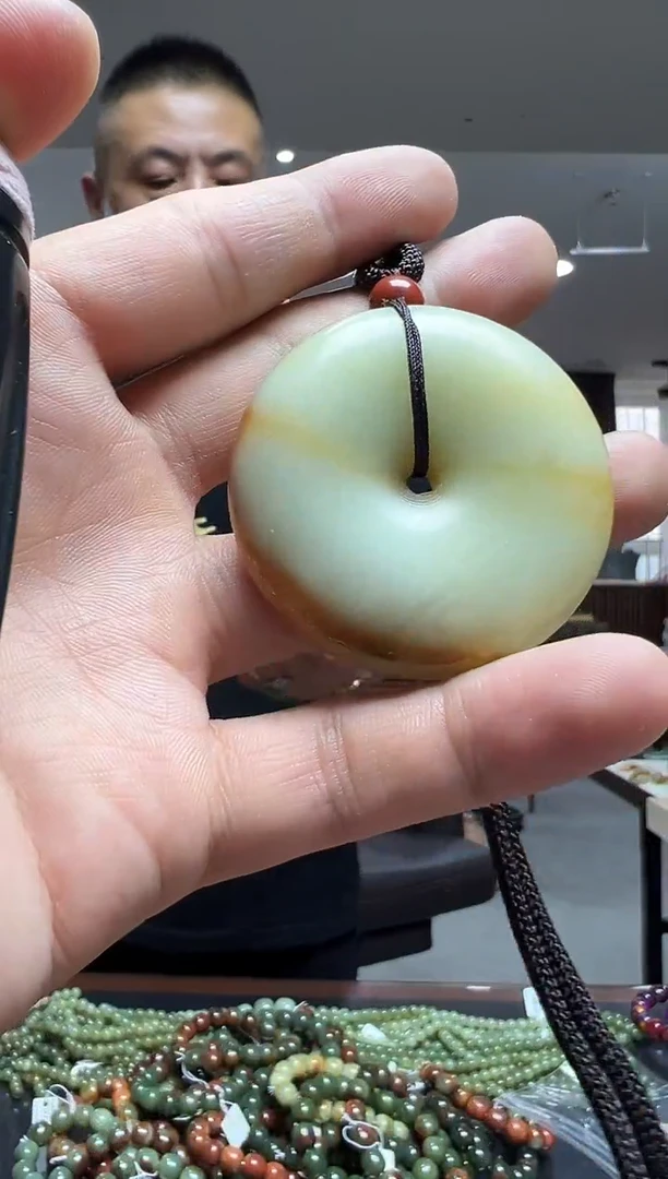 未镶嵌蛇纹石玉挂件多样性发货其中发一