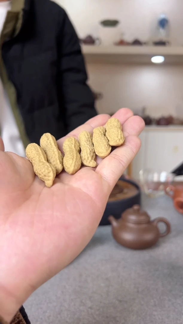 【闪购商品】紫砂茶壶六颗花生茶宠 段泥 半手工