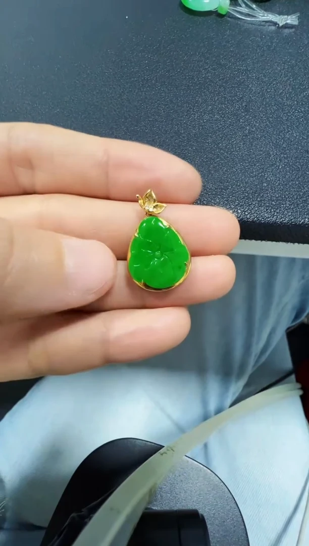 吊坠(不含链)18K金镶嵌翡翠2980